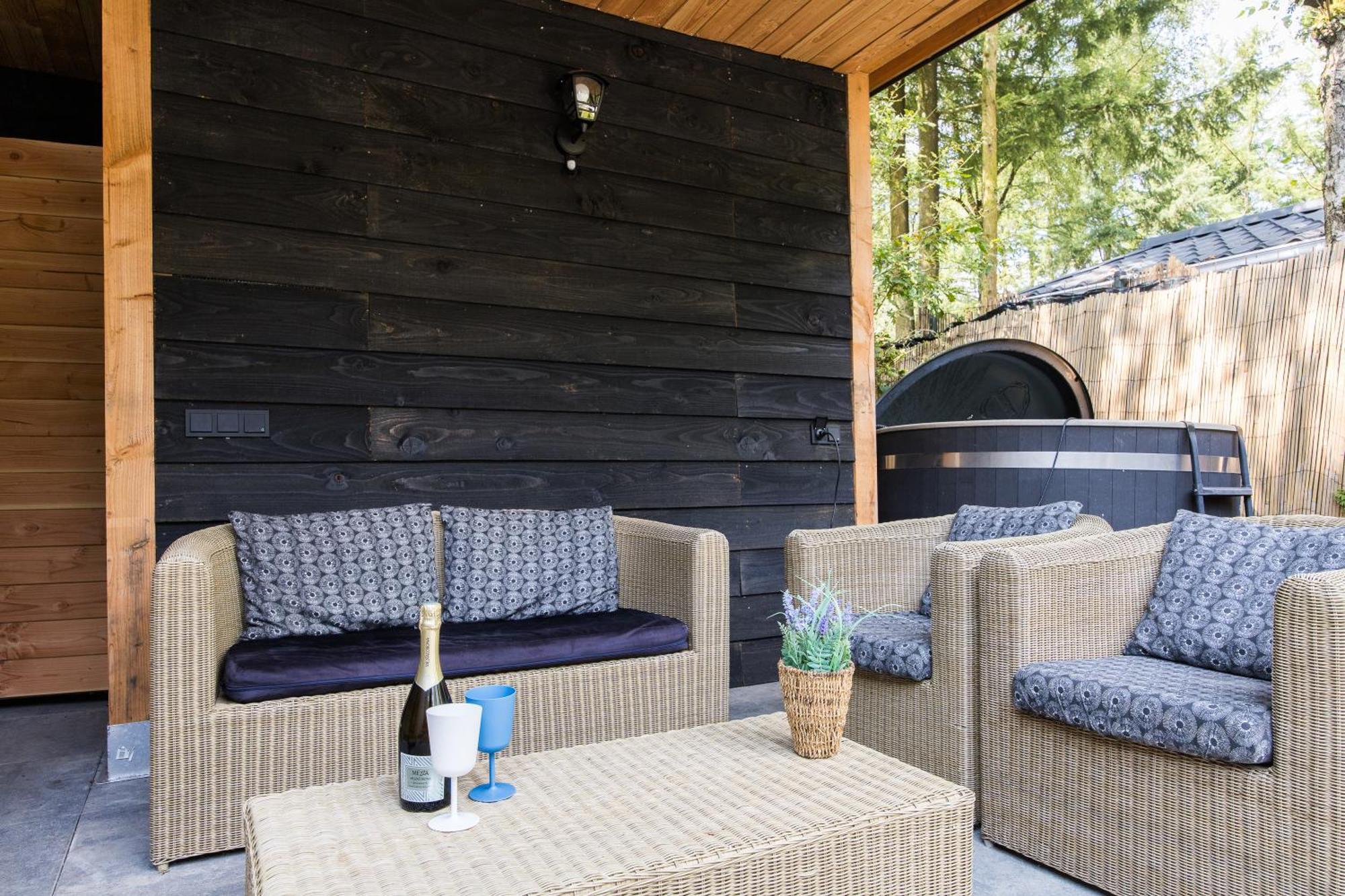 Veluwe Hoenderloo Luxury Chalet With Private Sauna And Hot Tub - Swimming Pool Tennis Court Supermarket Bowling Alley Theatre And Entertainment For Children Bagian luar foto