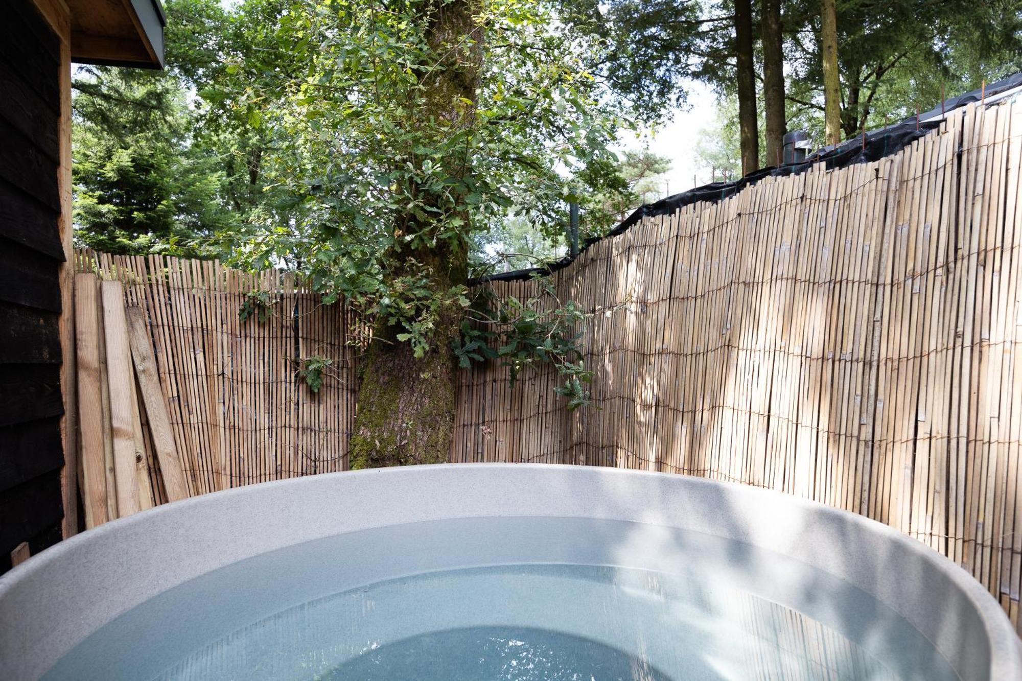 Veluwe Hoenderloo Luxury Chalet With Private Sauna And Hot Tub - Swimming Pool Tennis Court Supermarket Bowling Alley Theatre And Entertainment For Children Bagian luar foto
